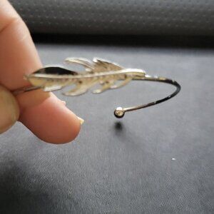 NWT FEATHER STYLE ALLOY CUFF BRACELET FASHION JEWELRY